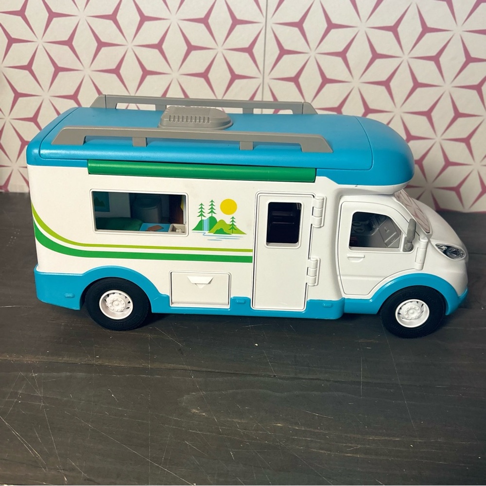 Lakeshore Explore the Outdoors Travel Camper Mobile Home RV No Accessories